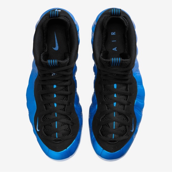 Nike Men's Black and Electric Blue Sneakers